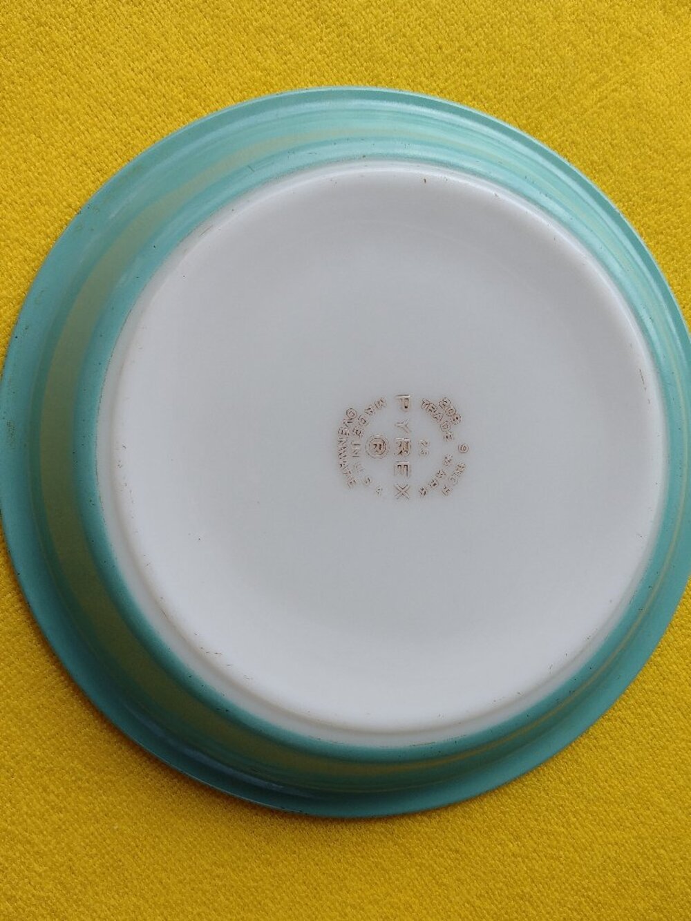 Vintage Pyrex Turquoise or Robin's Egg Blue Pie Plate #209 9" Ovenware - Picture 2 of 5